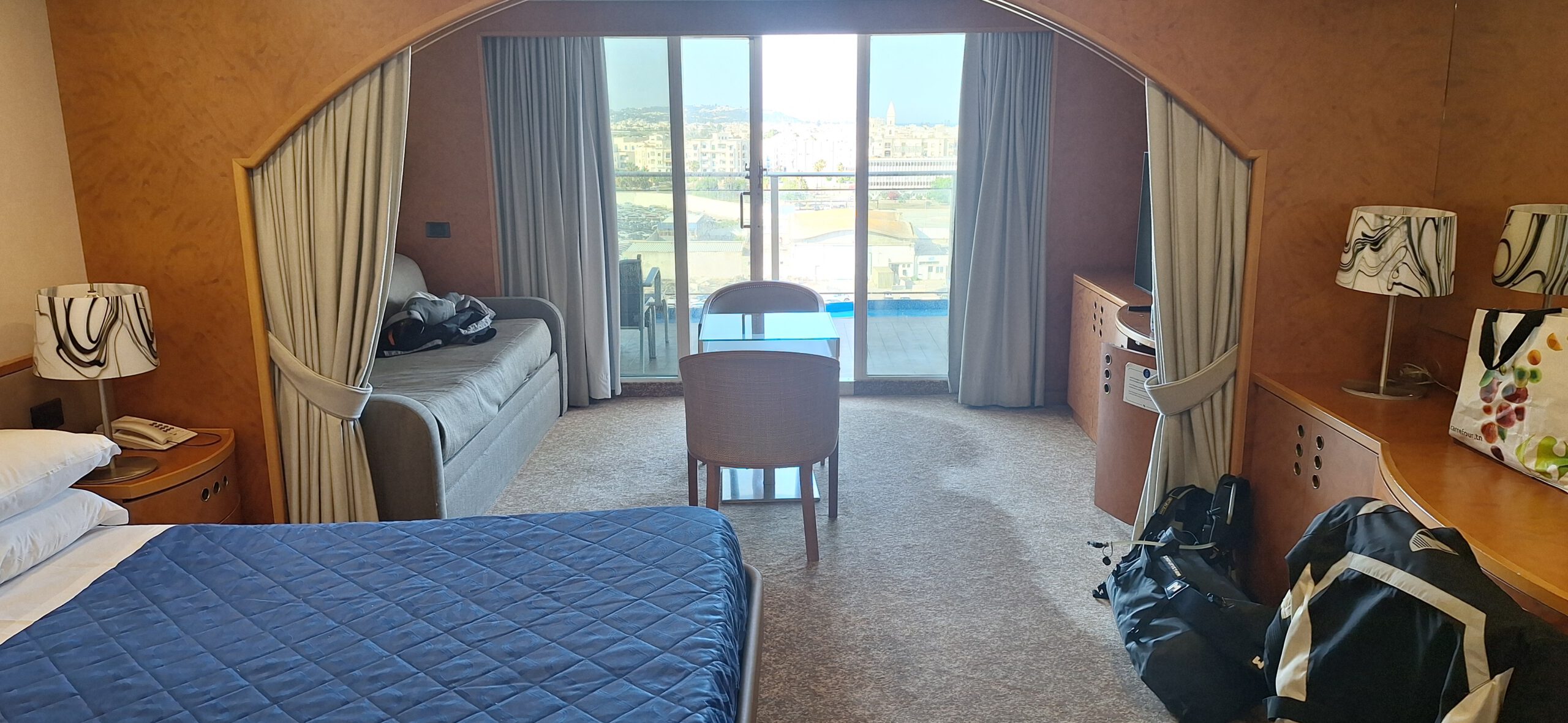 Van Tunis terug naar Nederland